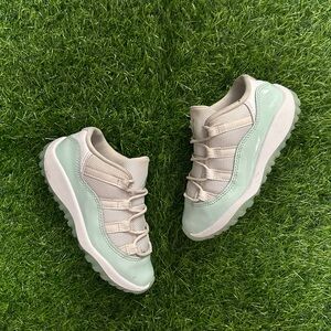 Youth AJ 11 Low ‘Igloo’ - Size 11C - Great Condition, Clean And Ready To Wear